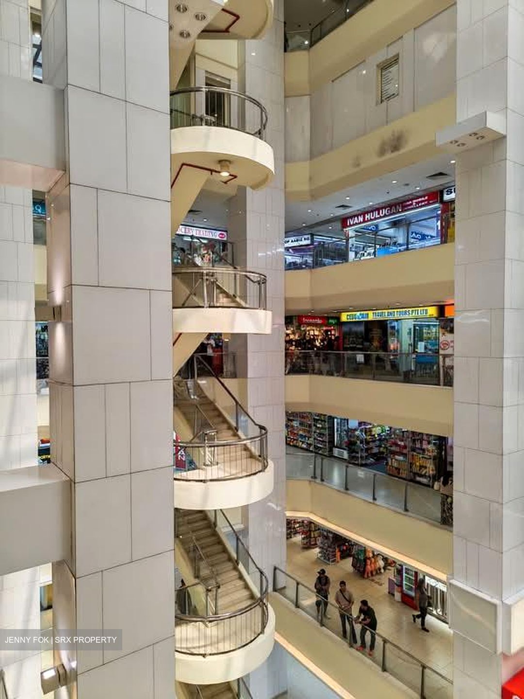 Lucky Plaza (D9), Shop House #547128401